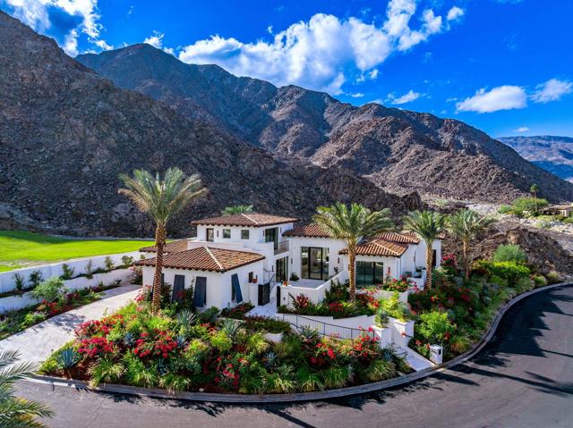 53985 Del Gato Drive, La Quinta CA: https://media.crmls.org/mediaz/e577bd3d-c78a-4fbd-8814-3c90fe16fb81.jpg