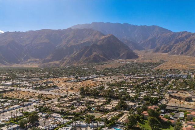 200 E Racquet Club Road, Palm Springs CA: https://media.crmls.org/mediaz/e57805ba-c731-44a5-9570-85e666422e8f.jpg
