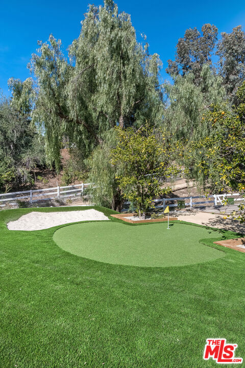 25010 Jim Bridger Road, Hidden Hills CA: https://media.crmls.org/mediaz/e5797e2e-aa45-452b-8372-a9184b988cdb.jpg