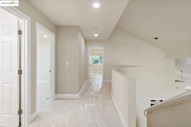 521 Freemark LN, Oakley CA: https://media.crmls.org/mediaz/e579e1c2-afa8-41f4-9584-47bba7f6dc00.jpg