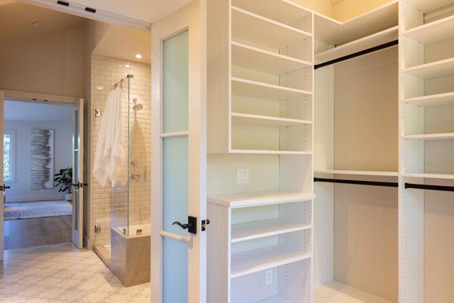 4 Oak Knoll Way, Carmel CA: https://media.crmls.org/mediaz/e57ad4be-3ee9-4ab2-aca8-69b900e6cf5f.jpg
