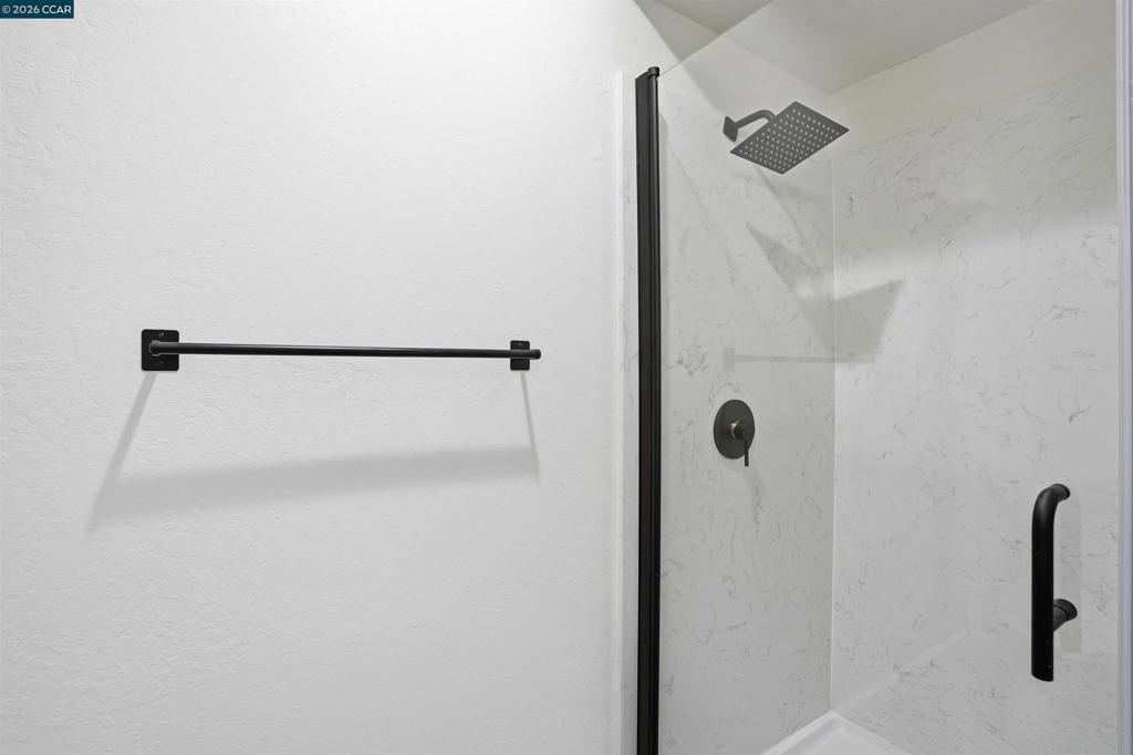 https://media.crmls.org/mediaz/e57bb4f8-9453-4c76-9518-ff3478089830.jpg?preset=X-Large