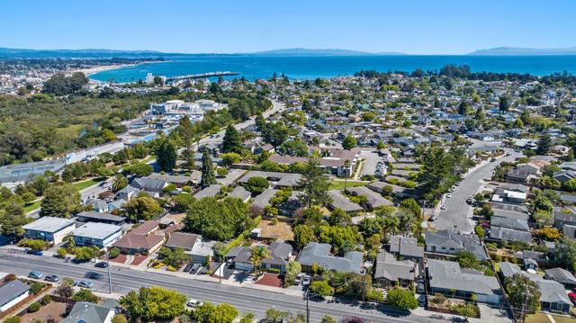 512 California Avenue, Santa Cruz CA: https://media.crmls.org/mediaz/e57c0d24-f27c-43ec-96da-f63ac8503641.jpg