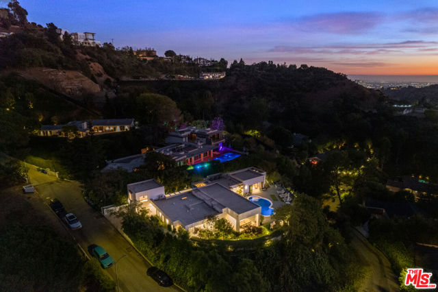 2630 EDEN Place, Beverly Hills CA: https://media.crmls.org/mediaz/e57c0ef5-0d44-48f6-878b-c5aaa362e715.jpg