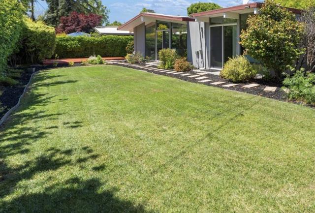3469 Thomas Drive, Palo Alto CA: https://media.crmls.org/mediaz/e57d2738-ac34-44cd-96f8-9a8d83c05e7b.jpg