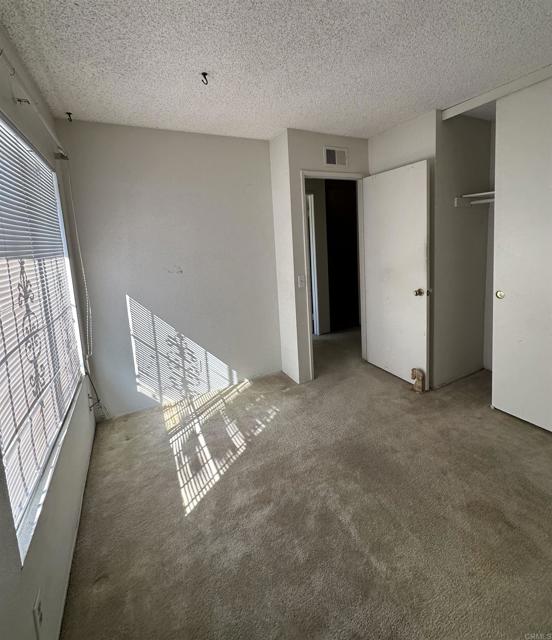 Detail Gallery Image 11 of 15 For 462 Bluffview Rd, Spring Valley,  CA 91977 - 3 Beds | 2 Baths