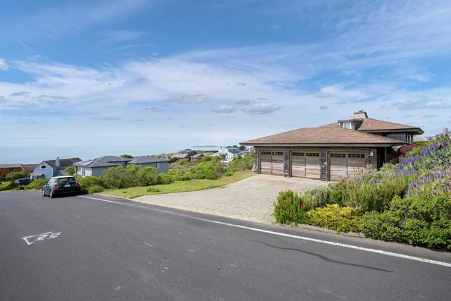 10 Maui Lane, Dillon Beach CA: https://media.crmls.org/mediaz/e57dd0a2-edbd-4efb-9241-89912cbaf24a.jpg