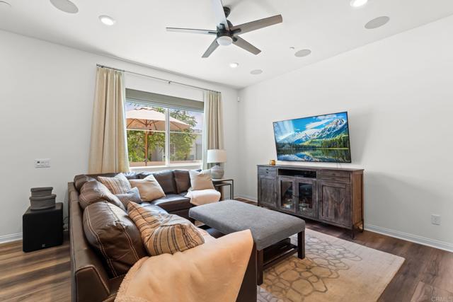 2199 Bluestone Circle, Chula Vista CA: https://media.crmls.org/mediaz/e57ef314-17a6-403b-8dba-264df3d49676.jpg