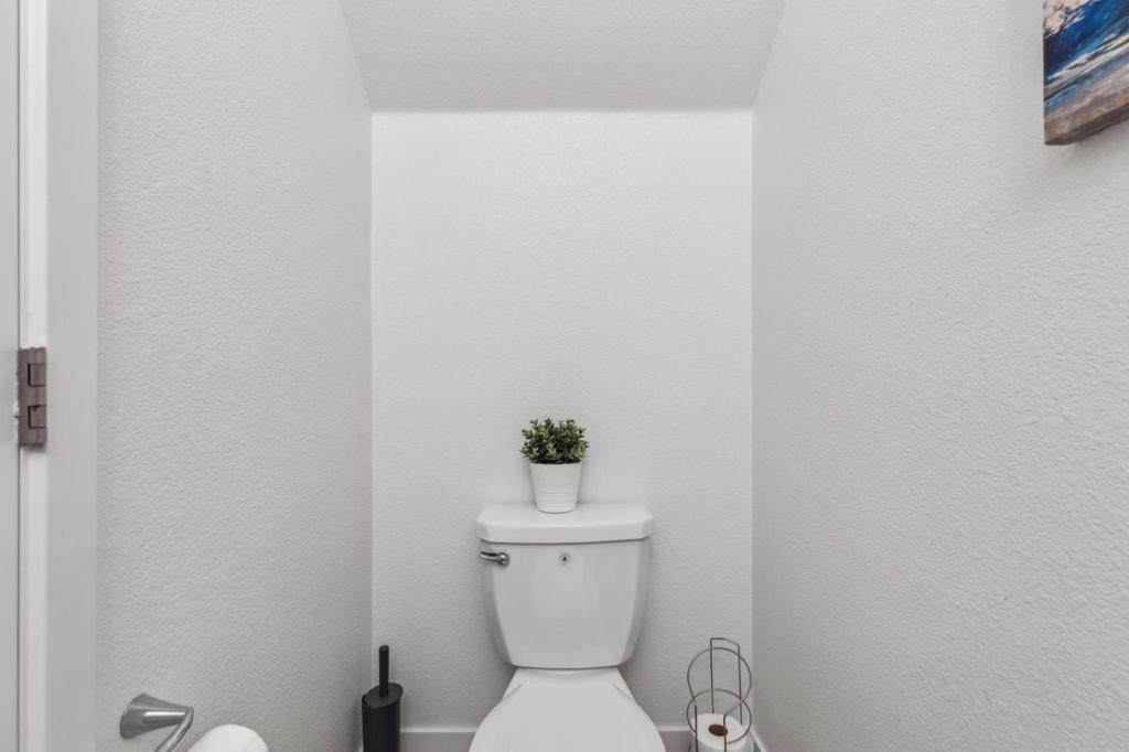 https://media.crmls.org/mediaz/e57f2738-7f48-4a04-9a64-484dd3ccdbd8.jpg?preset=X-Large