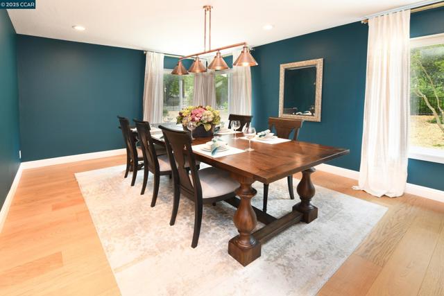 2200 Tice Valley Blvd +3BR ADU, Walnut Creek CA: https://media.crmls.org/mediaz/e57f9424-7f30-4ffe-a4ac-a9dc39af1713.jpg