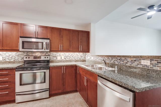 253 10Th Ave, San Diego CA: https://media.crmls.org/mediaz/e57f9e12-33e7-47f0-a982-cc6510946d2c.jpg
