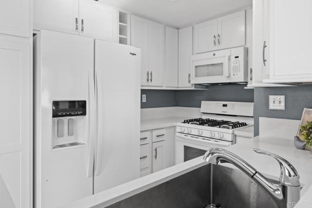 Detail Gallery Image 7 of 29 For 4212 Vista Panorama Way #280,  Oceanside,  CA 92057 - 2 Beds | 1 Baths