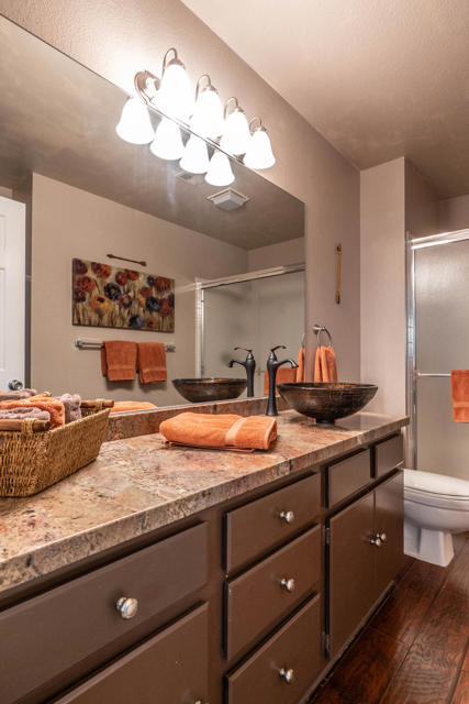 39432 Narcissus Way, Palm Desert CA: https://media.crmls.org/mediaz/e5807488-29c0-436c-91e6-11670a5405e1.jpg