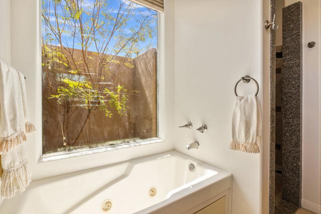 44476 Hazel Canyon Lane, Palm Desert CA: https://media.crmls.org/mediaz/e58200d6-4767-4323-aaaf-591b6c2cd93c.jpg