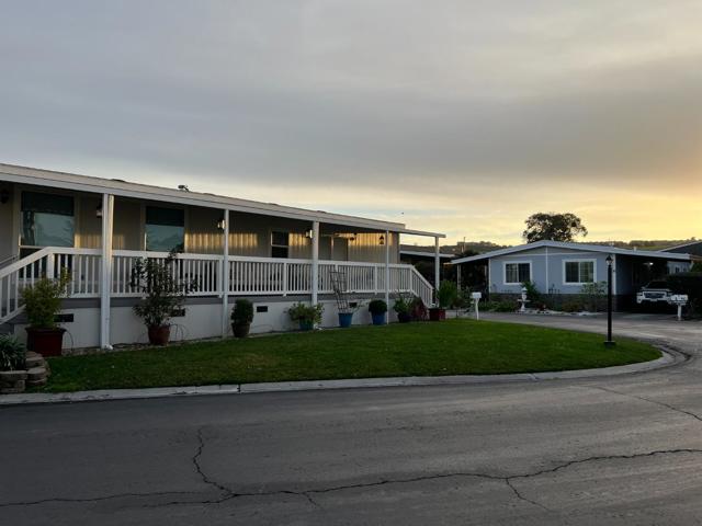 177 Chateau La Salle Drive, San Jose CA: https://media.crmls.org/mediaz/e5821656-87a1-4337-8ba1-bf836da7b197.jpg