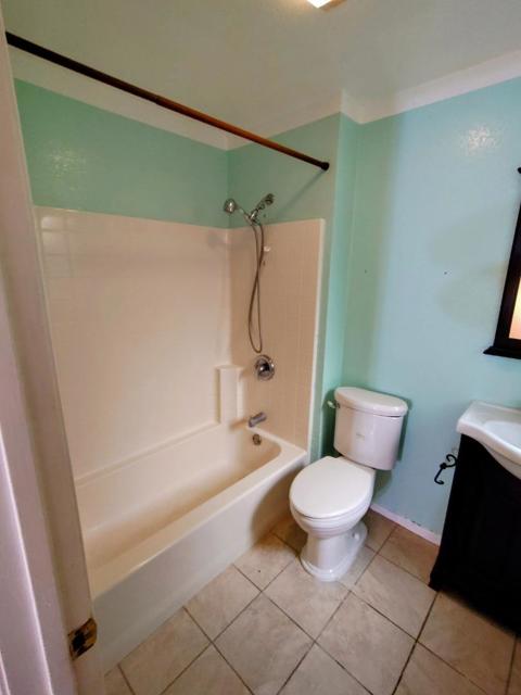 230 Paloma Avenue, Salinas CA: https://media.crmls.org/mediaz/e5821b3e-f609-4815-9daa-45f64e2b144d.jpg