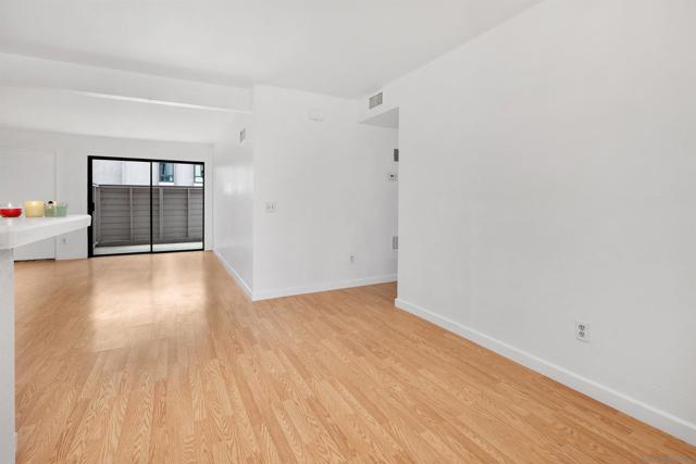 9120 GRAMERCY DR, San Diego CA: https://media.crmls.org/mediaz/e582858f-b081-4bec-95ca-d6965d39c3a1.jpg
