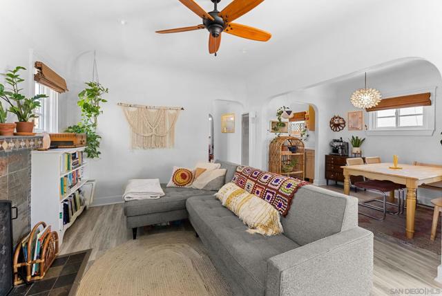4479 38th Street, San Diego CA: https://media.crmls.org/mediaz/e58315cb-5d2d-4320-adc3-7c3da65cb665.jpg