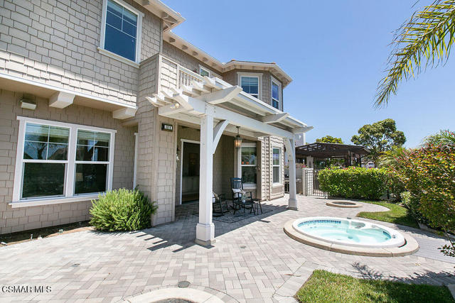 4014 Caribbean Street, Oxnard CA: https://media.crmls.org/mediaz/e5837e46-4926-42bf-81e0-b5d249adf415.jpg