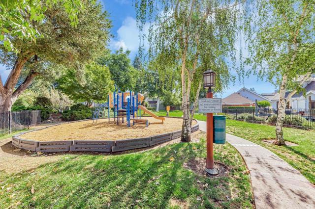 17165 Creekside Circle, Morgan Hill CA: https://media.crmls.org/mediaz/e5845227-d445-44b7-bcf6-40de764dad9d.jpg