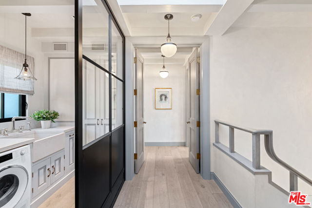 27218 Pacific Coast Highway, Malibu CA: https://media.crmls.org/mediaz/e584eee4-8e8c-4b00-84a9-fbcdf1881e4f.jpg