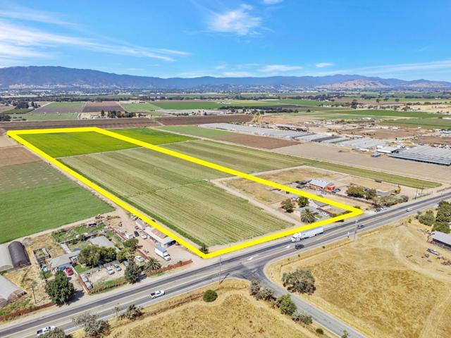 2718 Ferguson Road, Gilroy CA: https://media.crmls.org/mediaz/e585b547-1afc-435d-be44-0df053132ce5.jpg