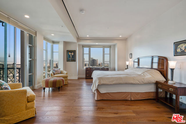 10580 Wilshire Boulevard, Los Angeles CA: https://media.crmls.org/mediaz/e585fb8d-429d-4be5-8323-3e22e11d4e01.jpg