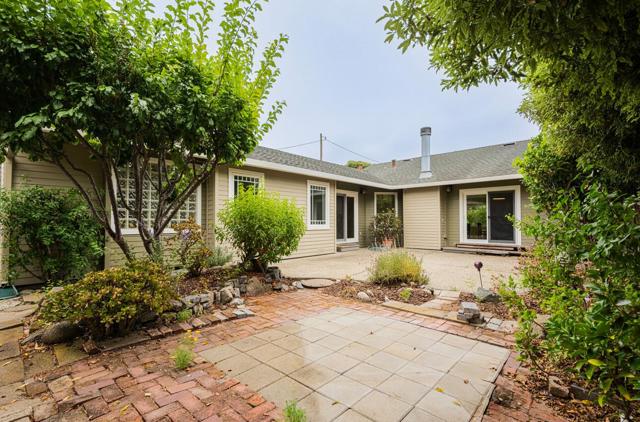 361 Hannon Avenue, Monterey CA: https://media.crmls.org/mediaz/e5868deb-2616-4131-81ea-590f3e386869.jpg