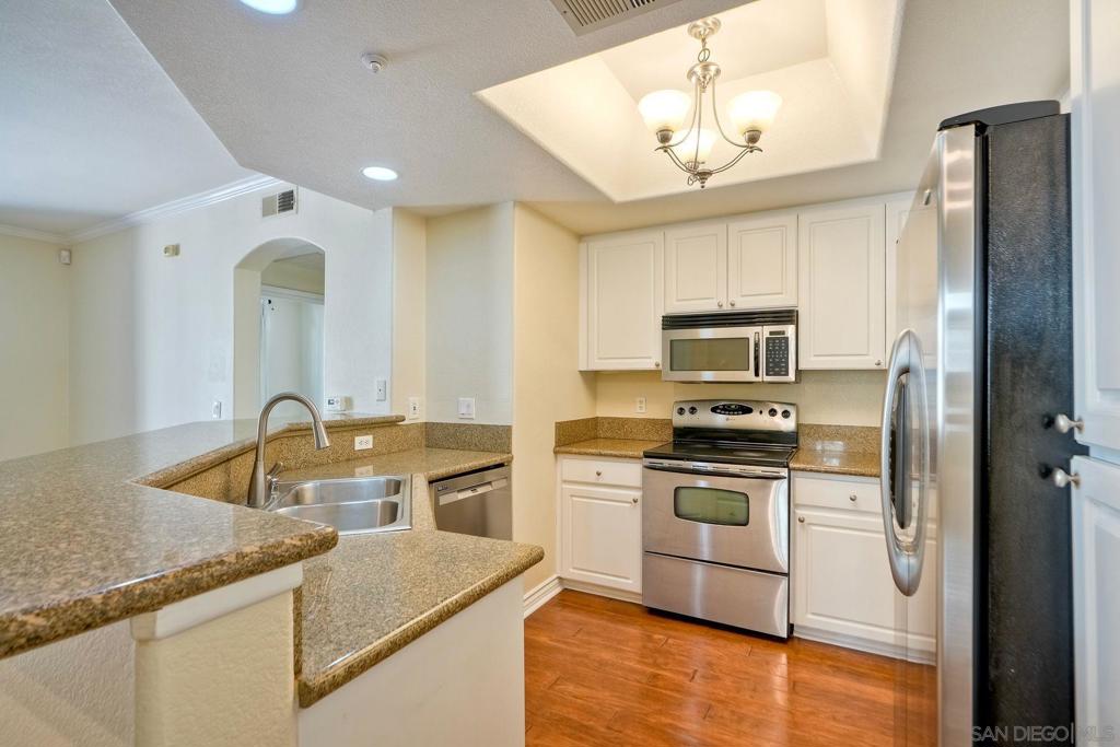 9253 Regents Road - photo 5
