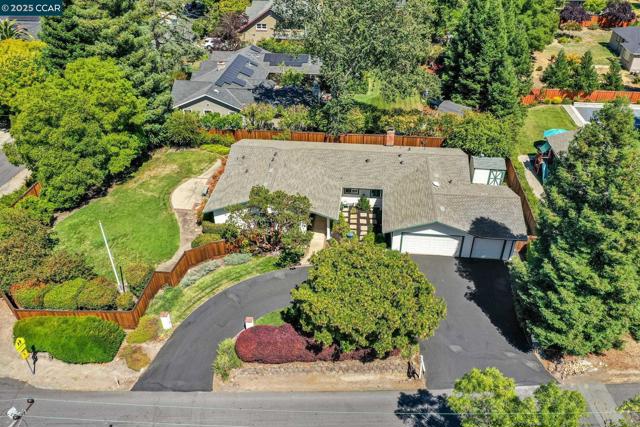 2032 Vanderslice Ave, Walnut Creek CA: https://media.crmls.org/mediaz/e58751e4-d27d-48a2-815f-07fe00290b20.jpg