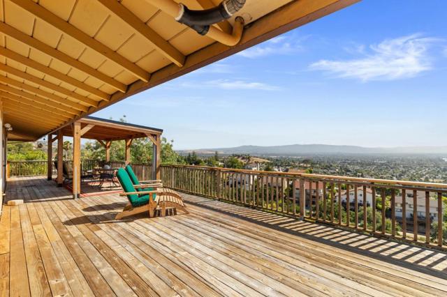 14990 Garcal Drive, San Jose CA: https://media.crmls.org/mediaz/e5879bfd-5045-4d8d-af10-48b4e176262f.jpg