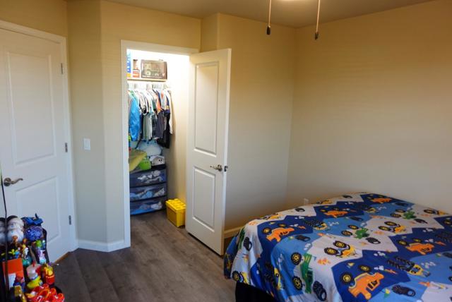 639 Heirloom Place, King City CA: https://media.crmls.org/mediaz/e587e178-a18a-4a9f-b280-9072f1ef64ac.jpg