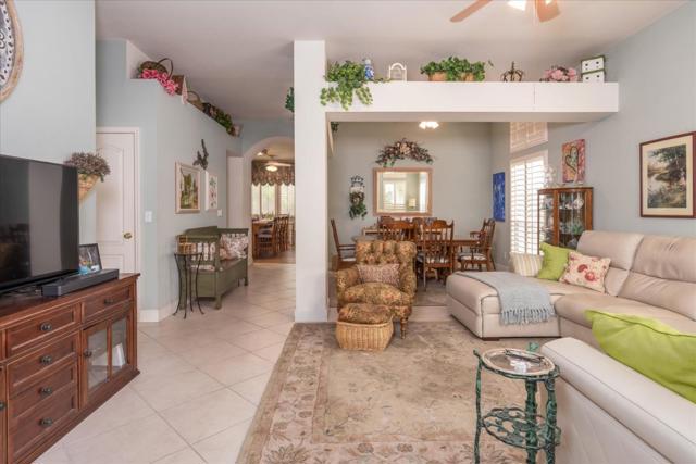 1130 Minarets Avenue, Clovis CA: https://media.crmls.org/mediaz/e587f696-456a-499d-a191-910ce62db3a2.jpg