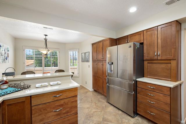 340 Vista Royale Drive, Palm Desert CA: https://media.crmls.org/mediaz/e587fcab-b026-4356-a7af-360465de09c3.jpg