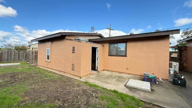 271 Paul Avenue, Salinas CA: https://media.crmls.org/mediaz/e5883fdc-aee5-4832-a2e4-a83d00d52e2f.jpg