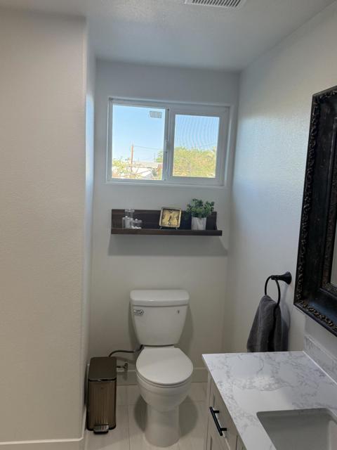 72466 Club View Dr., Mecca CA: https://media.crmls.org/mediaz/e5885a18-c836-4781-ae16-4be8ec0e971e.jpg