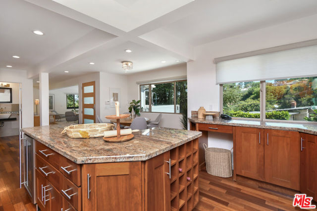 3471 Woodcliff Road, Sherman Oaks CA: https://media.crmls.org/mediaz/e58866cf-6173-4246-9d7d-7c06d006d462.jpg