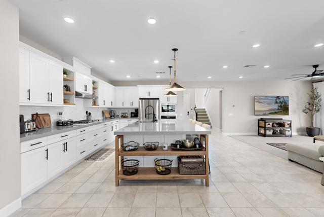 Detail Gallery Image 14 of 51 For 2944 Gait Way, Escondido,  CA 92029 - 5 Beds | 3/1 Baths