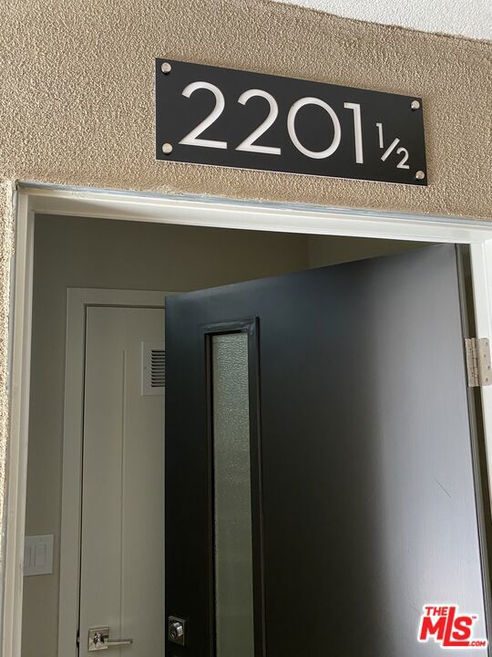 2201 W Court Street, Los Angeles CA: https://media.crmls.org/mediaz/e589655d-80da-47e8-ba95-860c31973b30.jpg