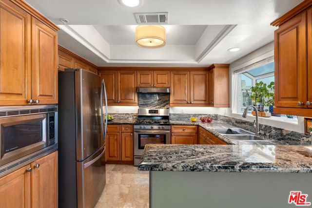 1948 Malcolm Avenue, Los Angeles CA: https://media.crmls.org/mediaz/e58a60ec-378d-454a-9954-bf416e607fdc.jpg
