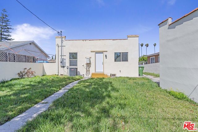 1622 W 66th Street, Los Angeles CA: https://media.crmls.org/mediaz/e58a6175-1c4f-4308-a284-9471cc2e8e91.jpg