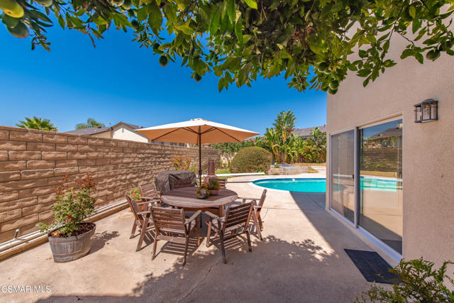 1589 N Alva Circle, Simi Valley CA: https://media.crmls.org/mediaz/e58ada24-8d80-4f67-9adc-229f193f5df9.jpg