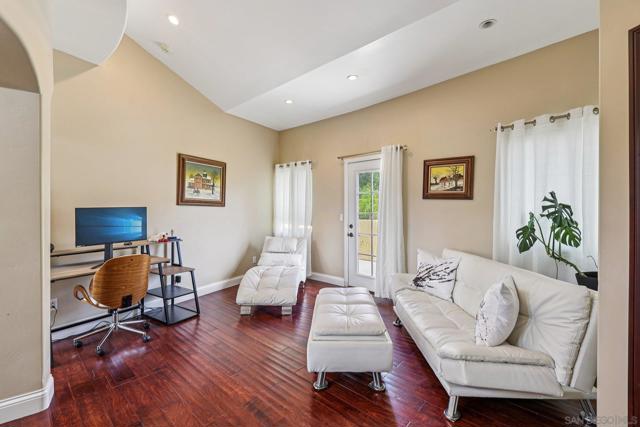 15035 Orchard View Dr, Poway CA: https://media.crmls.org/mediaz/e58af20b-738b-4da8-9a99-bd60e399e97d.jpg