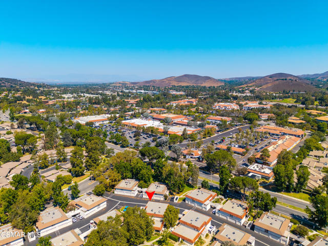 2845 Instone Court, Westlake Village CA: https://media.crmls.org/mediaz/e58c3d47-9613-4605-b4e1-903069dc68ab.jpg
