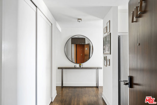 2220 Avenue Of The Stars, Los Angeles CA: https://media.crmls.org/mediaz/e58cc84c-7a6e-45b1-a2dc-9e738613aa80.jpg