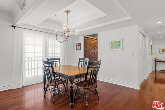 11826 Dorothy Street, Los Angeles CA: https://media.crmls.org/mediaz/e58d199a-b963-4b21-9ee8-7db879873d34.jpg