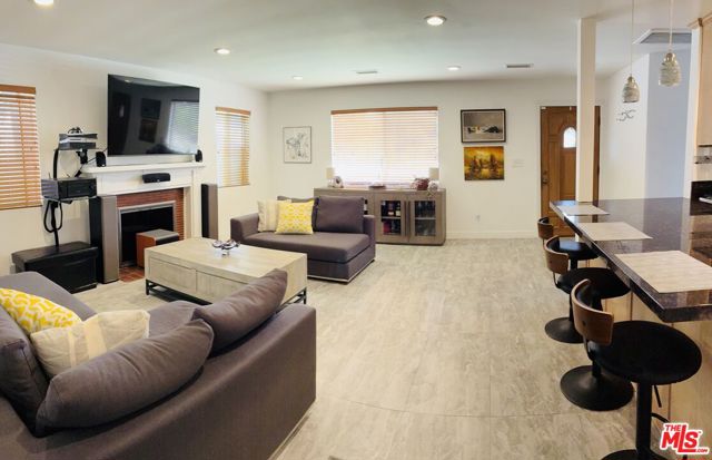 4938 Imlay Avenue, Culver City CA: https://media.crmls.org/mediaz/e58d3d8d-e5e5-452e-a59e-6eb60a545010.jpg