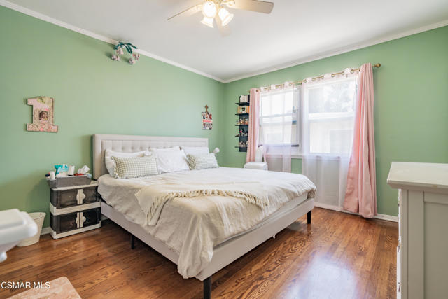 5924 Fairfax Avenue, Los Angeles CA: https://media.crmls.org/mediaz/e58df5ac-79c4-4069-a016-6375c14e1b40.jpg