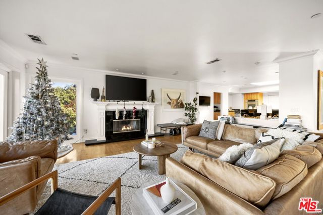 3411 Tareco Drive, Los Angeles CA: https://media.crmls.org/mediaz/e58e4633-efb0-4c2d-9ae3-e3aaa6327740.jpg