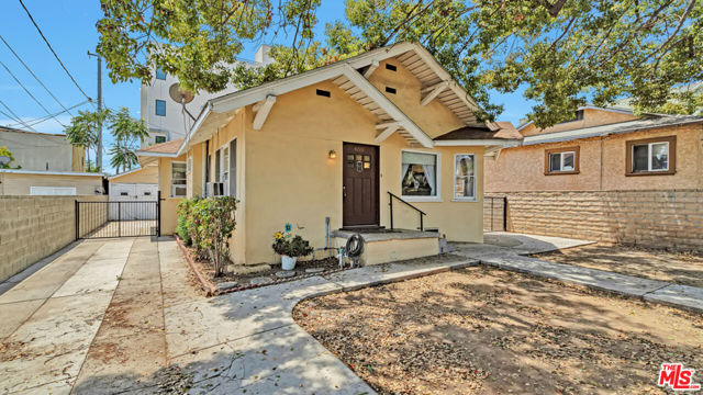 4272 Rosewood Ave, Los Angeles, CA 90004